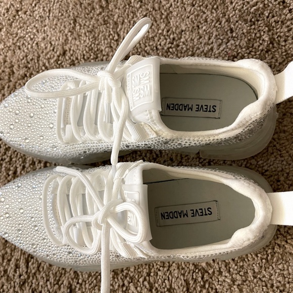 Steve Madden Danaly Sneaker 👟 - Picture 2 of 4